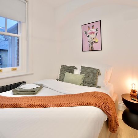Newly Refurbished W/ River Views لندن المظهر الخارجي الصورة