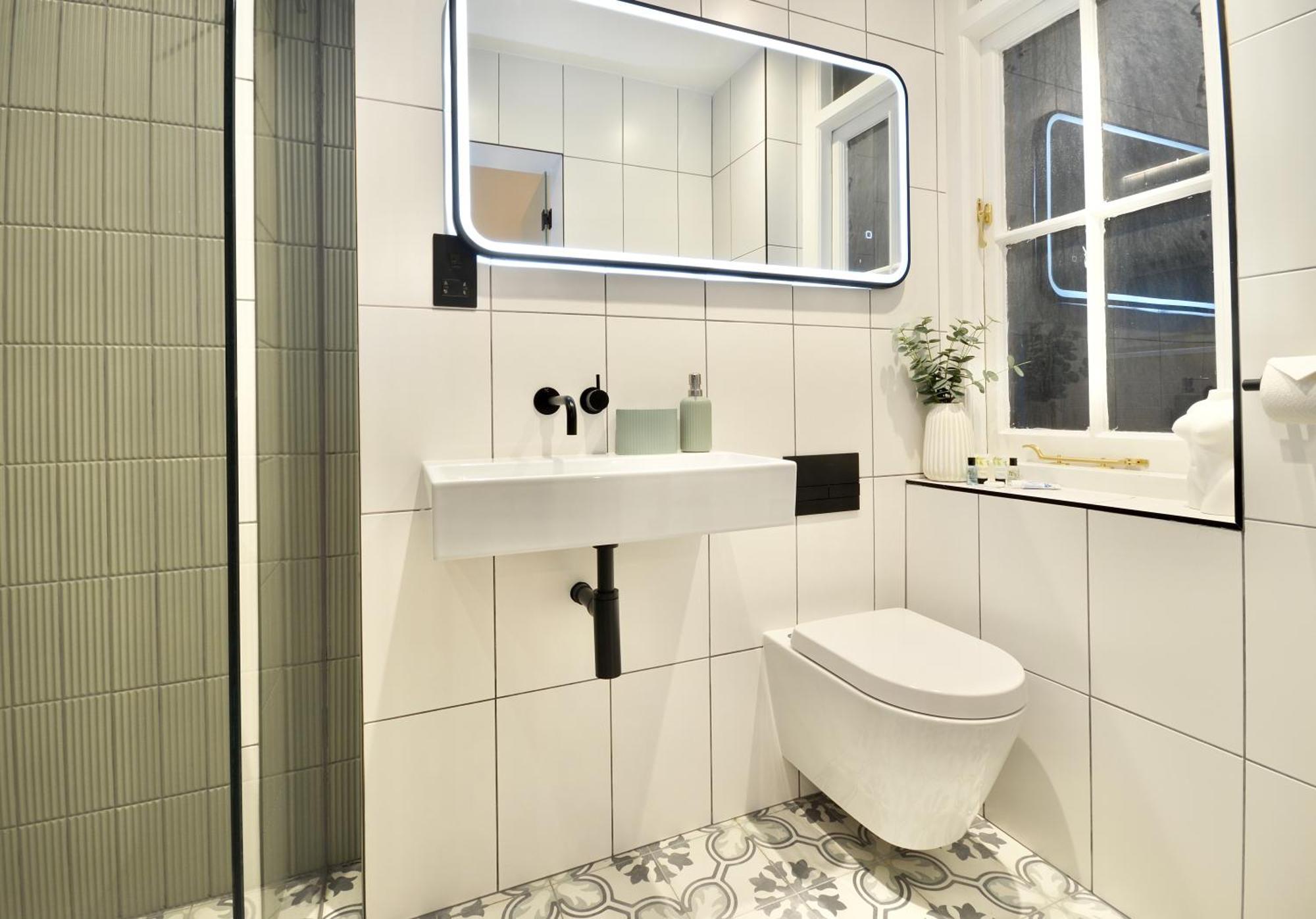 Newly Refurbished W/ River Views لندن المظهر الخارجي الصورة